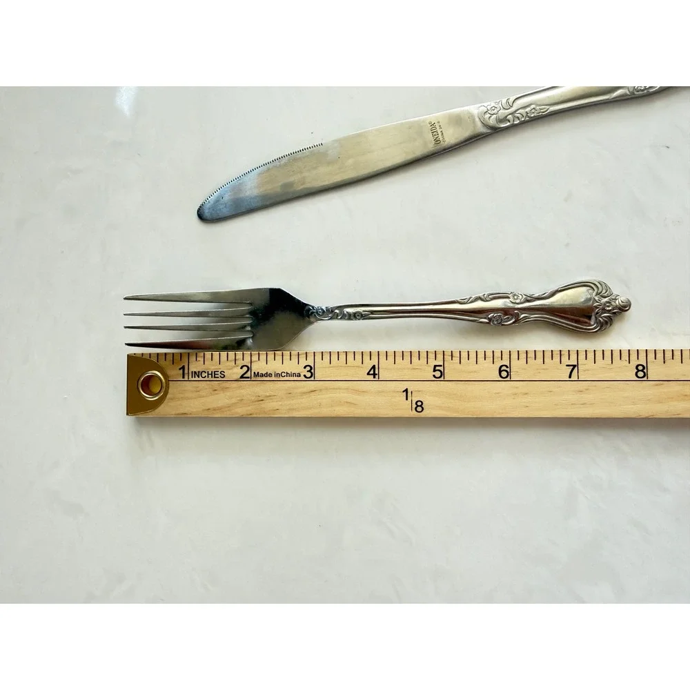 Oneida Azalea Flatware Set 2 Dinner Forks 1 Knife‎ Stainless Silverware
